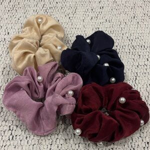 Pearl scrunchies - Set of 4 (Beige, Navy, Mauve, Burgundy)